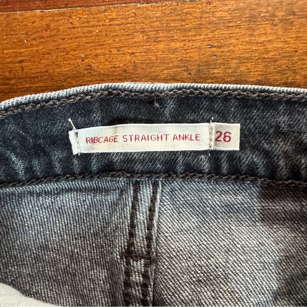 Levi's Ribcage Straight Ankle Jeans in Dark Gray - Picture 3 of 4